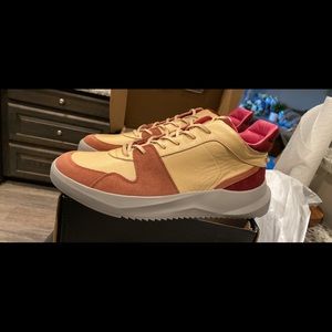 Sia Collective Augie lows